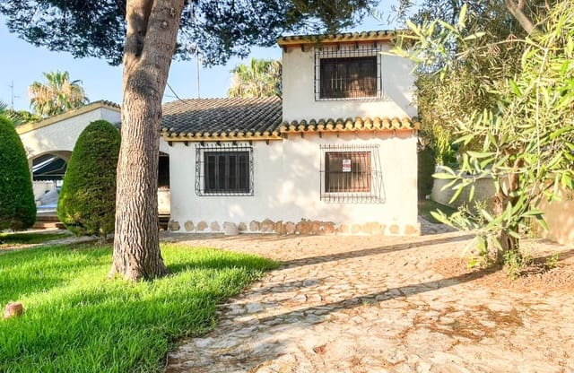 4 soveværelse Villa til salg i Punta Prima, Orihuela med swimmingpool - € 824.000 (Ref: 9927904)
