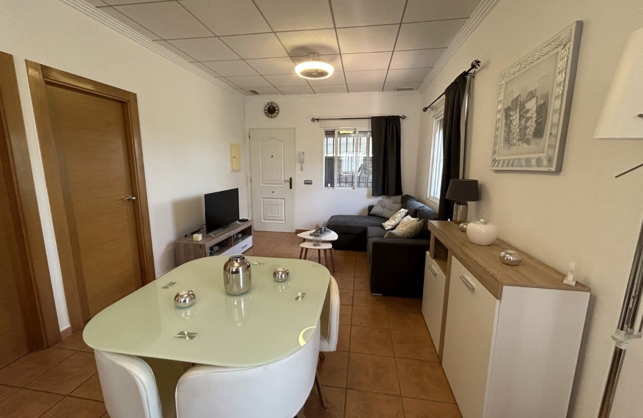 2 makuuhuone Huvila myytävänä paikassa Los Urrutias mukana uima-altaan - 209 000 € (Ref: 9934997)