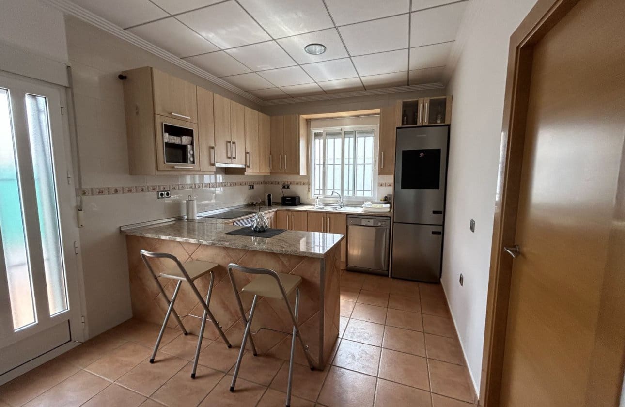 2 makuuhuone Huvila myytävänä paikassa Los Urrutias mukana uima-altaan - 209 000 € (Ref: 9934997)