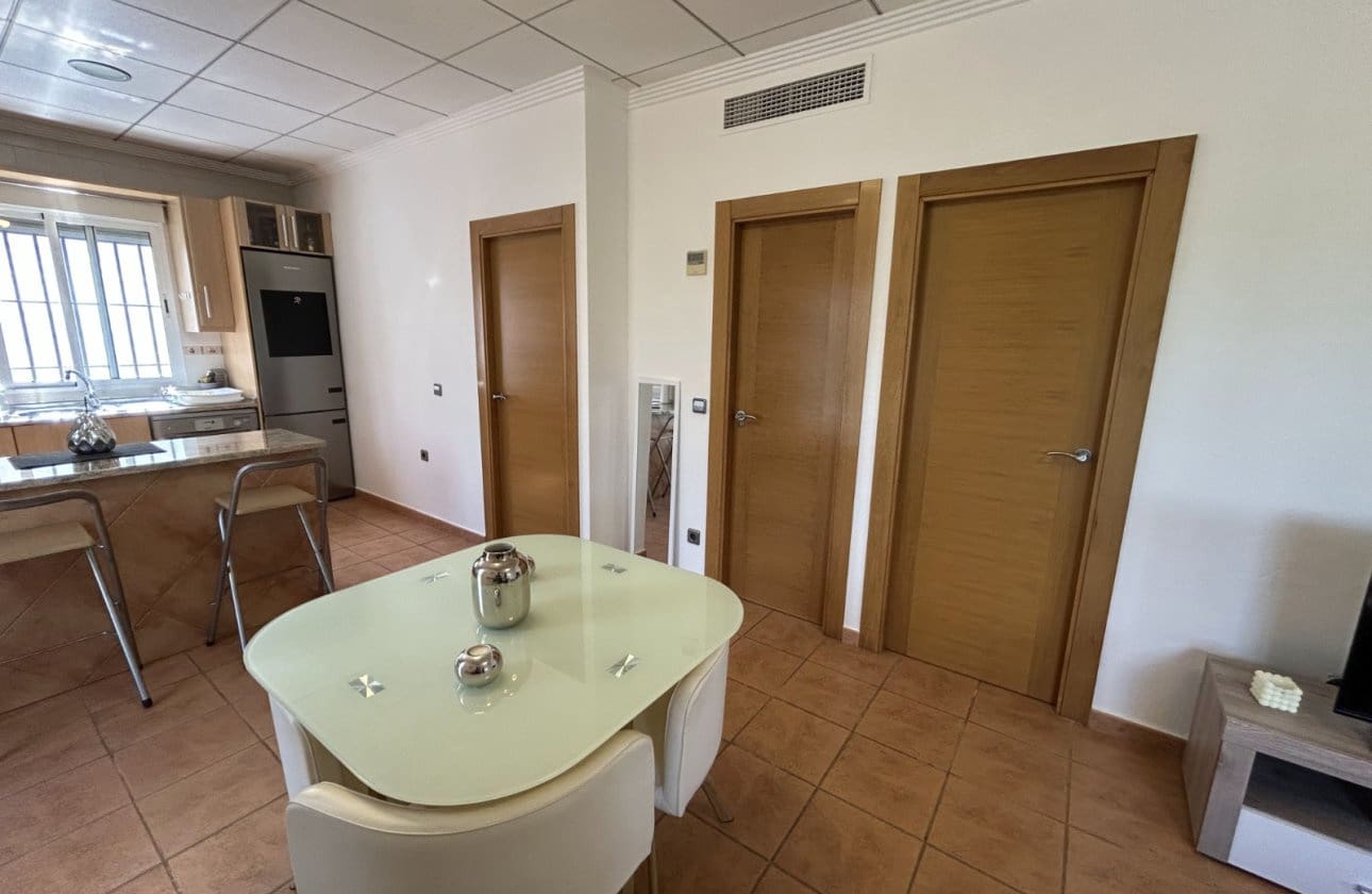 2 makuuhuone Huvila myytävänä paikassa Los Urrutias mukana uima-altaan - 209 000 € (Ref: 9934997)