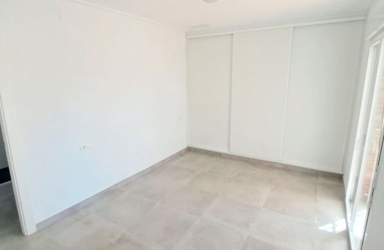 Chalet de 3 habitaciones en Catral en venta - 410.000 € (Ref: 9934998)