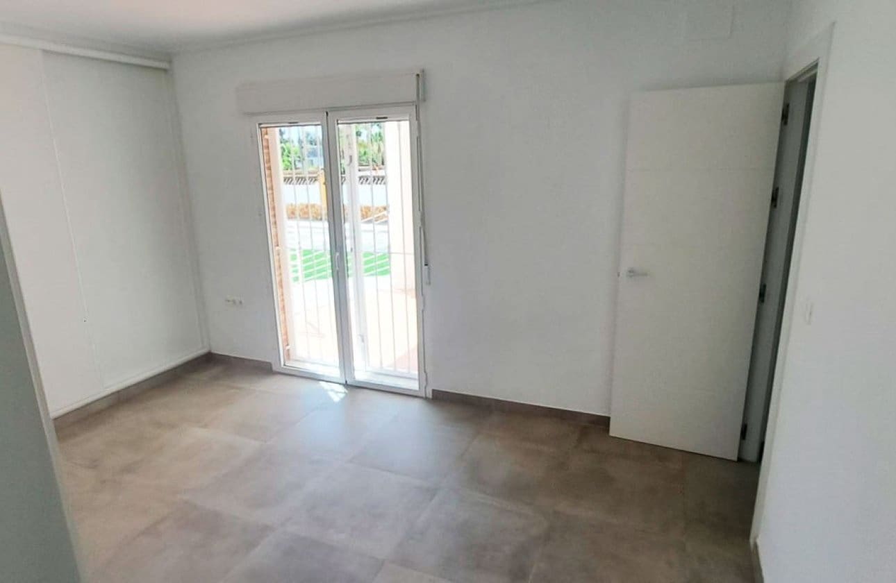 Chalet de 3 habitaciones en Catral en venta - 410.000 € (Ref: 9934998)