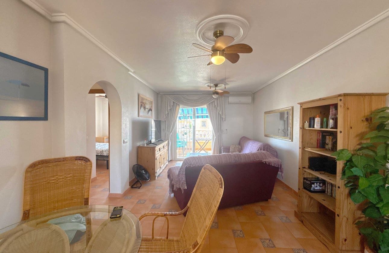 2 makuuhuone Kattohuoneisto myytävänä paikassa Playa Flamenca mukana uima-altaan - 199 950 € (Ref: 9934999)
