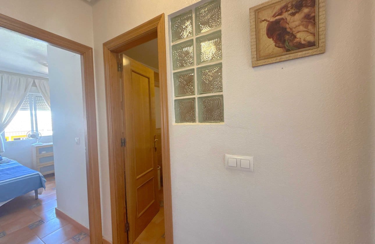 2 makuuhuone Kattohuoneisto myytävänä paikassa Playa Flamenca mukana uima-altaan - 199 950 € (Ref: 9934999)