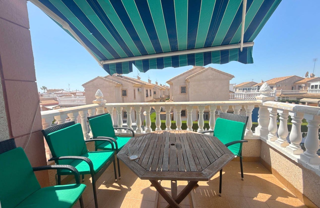 2 makuuhuone Kattohuoneisto myytävänä paikassa Playa Flamenca mukana uima-altaan - 199 950 € (Ref: 9934999)