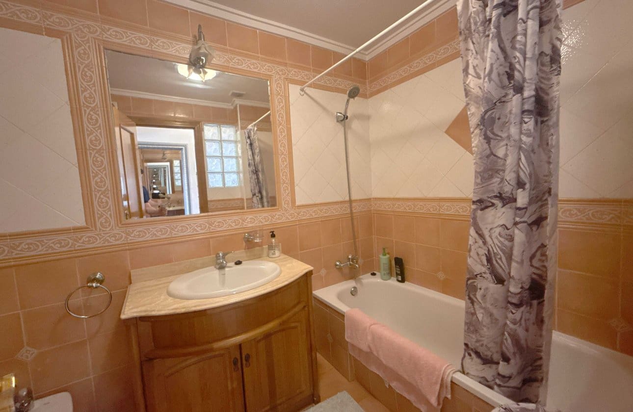 2 makuuhuone Kattohuoneisto myytävänä paikassa Playa Flamenca mukana uima-altaan - 199 950 € (Ref: 9934999)