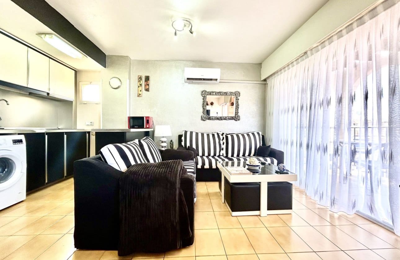 1 chambre Appartement de Plage à vendre à Torrevieja - 164 900 € (Ref: 9935000)