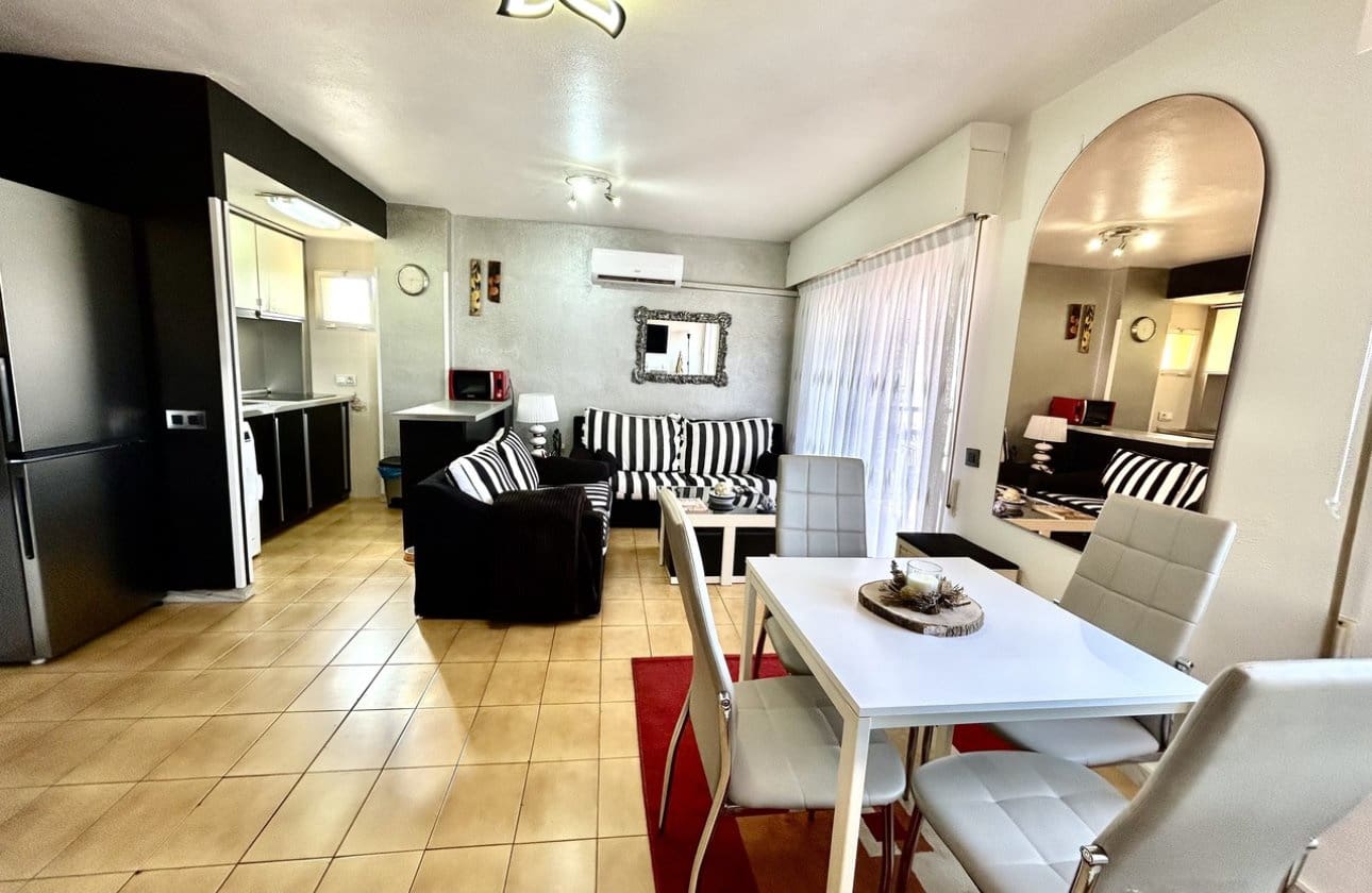 1 chambre Appartement de Plage à vendre à Torrevieja - 164 900 € (Ref: 9935000)