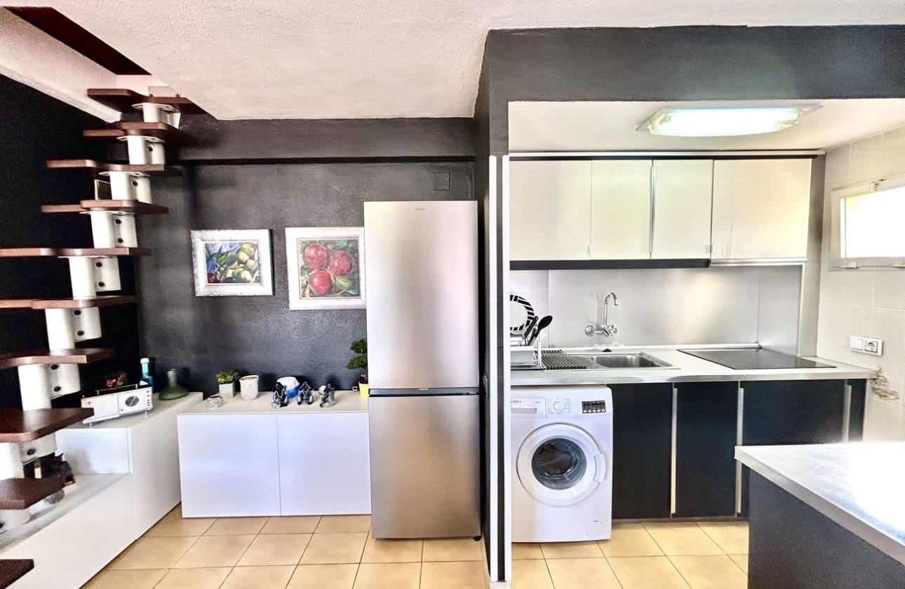 1 chambre Appartement de Plage à vendre à Torrevieja - 164 900 € (Ref: 9935000)