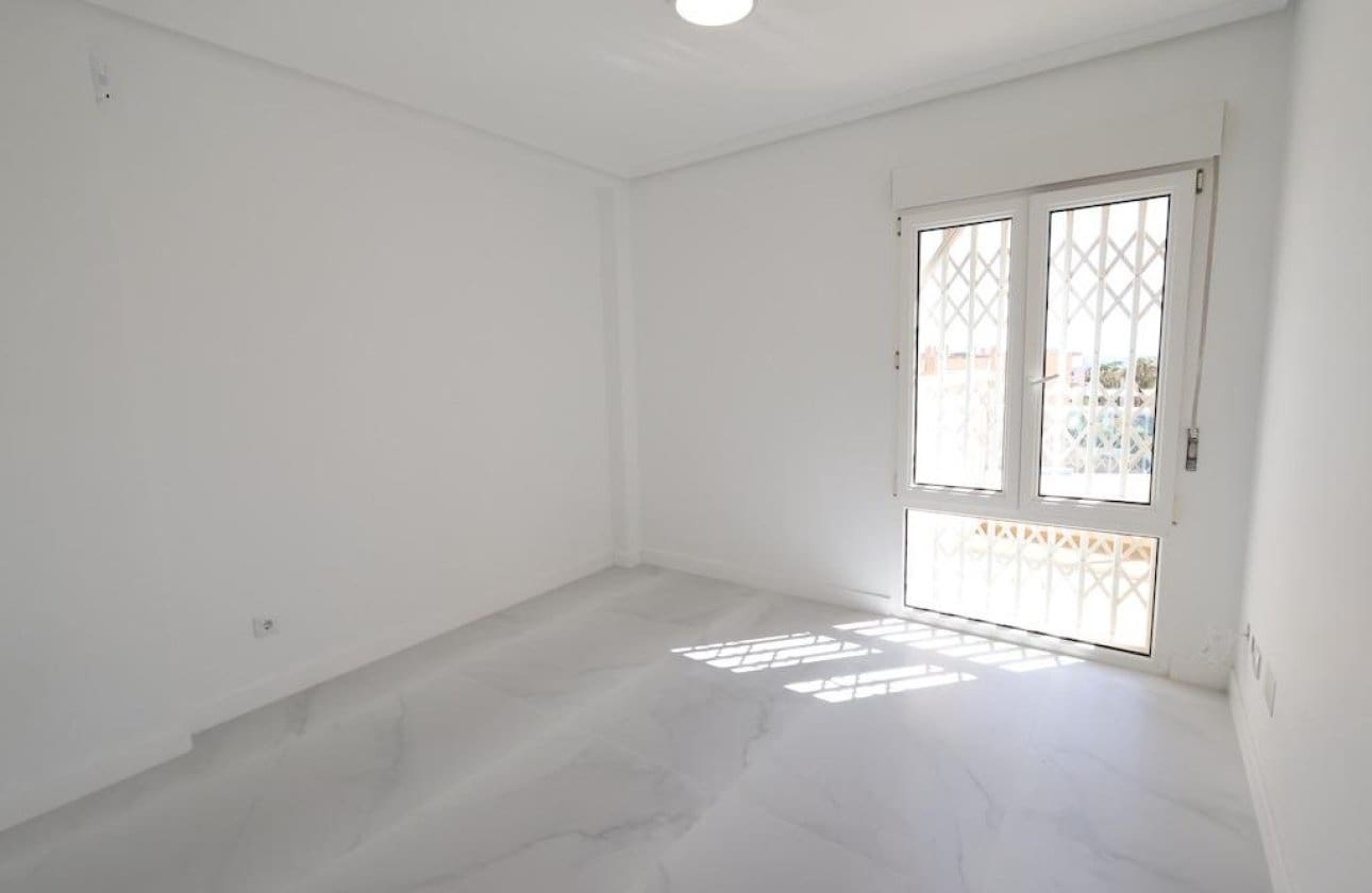 2 sypialnia Penthouse na sprzedaż w Cabo Roig - 239 000 € (Ref: 9941265)