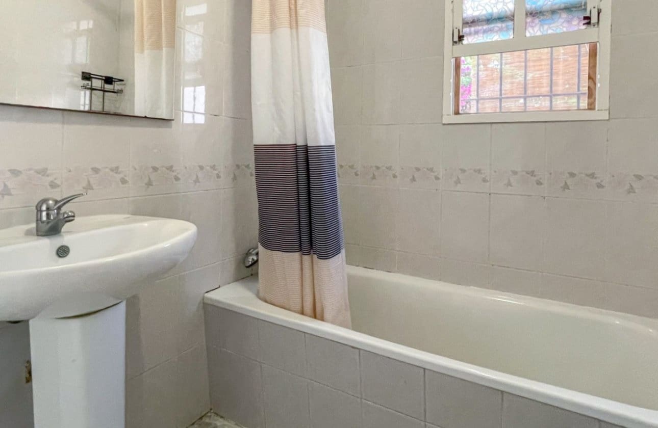 2 sovrum Bungalow till salu i Playa Flamenca med pool - 164 900 € (Ref: 9941266)