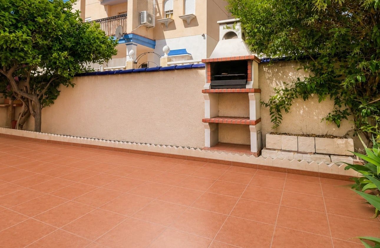 2 sovrum Bungalow till salu i Playa Flamenca med pool - 164 900 € (Ref: 9941266)