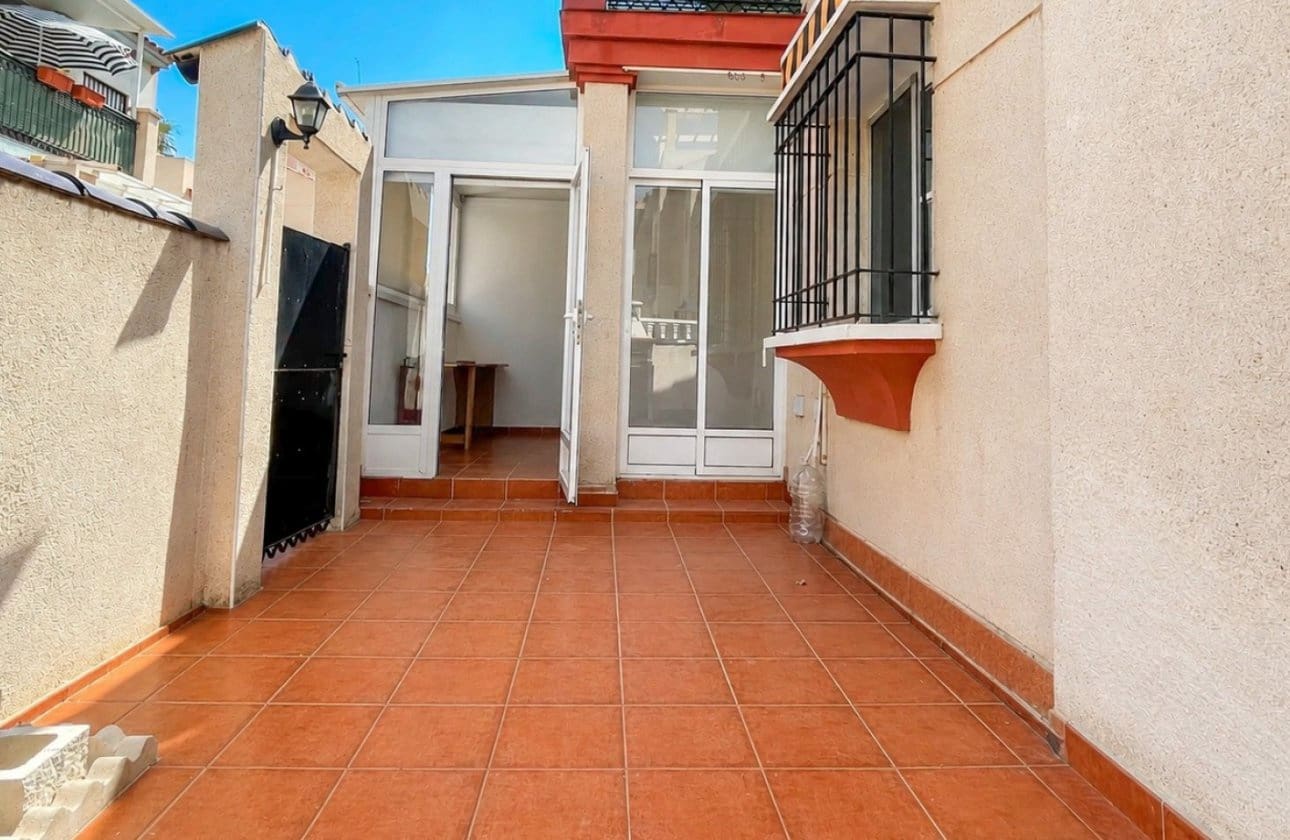 2 sovrum Bungalow till salu i Playa Flamenca med pool - 164 900 € (Ref: 9941266)