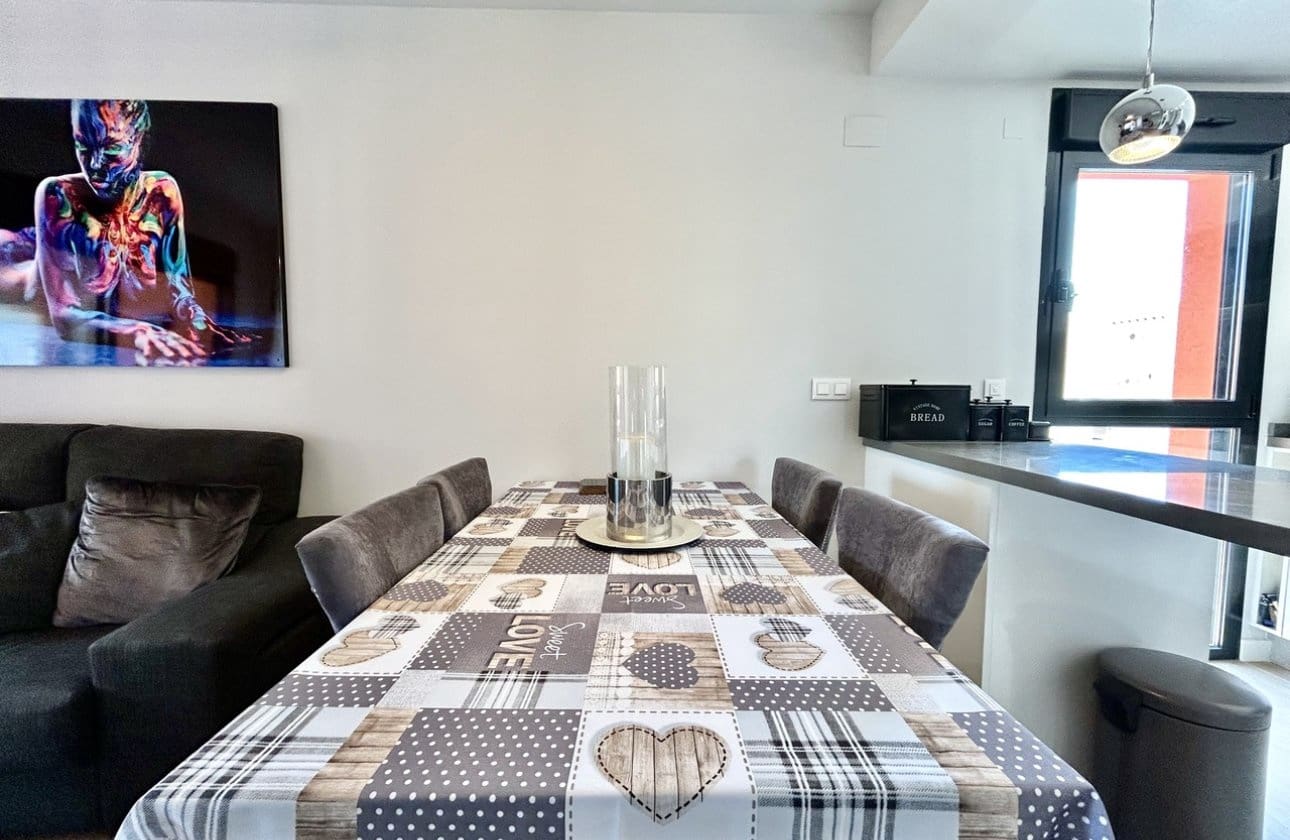 2 soveværelse Lejlighed til salg i Villamartin med swimmingpool - € 260.000 (Ref: 9941271)