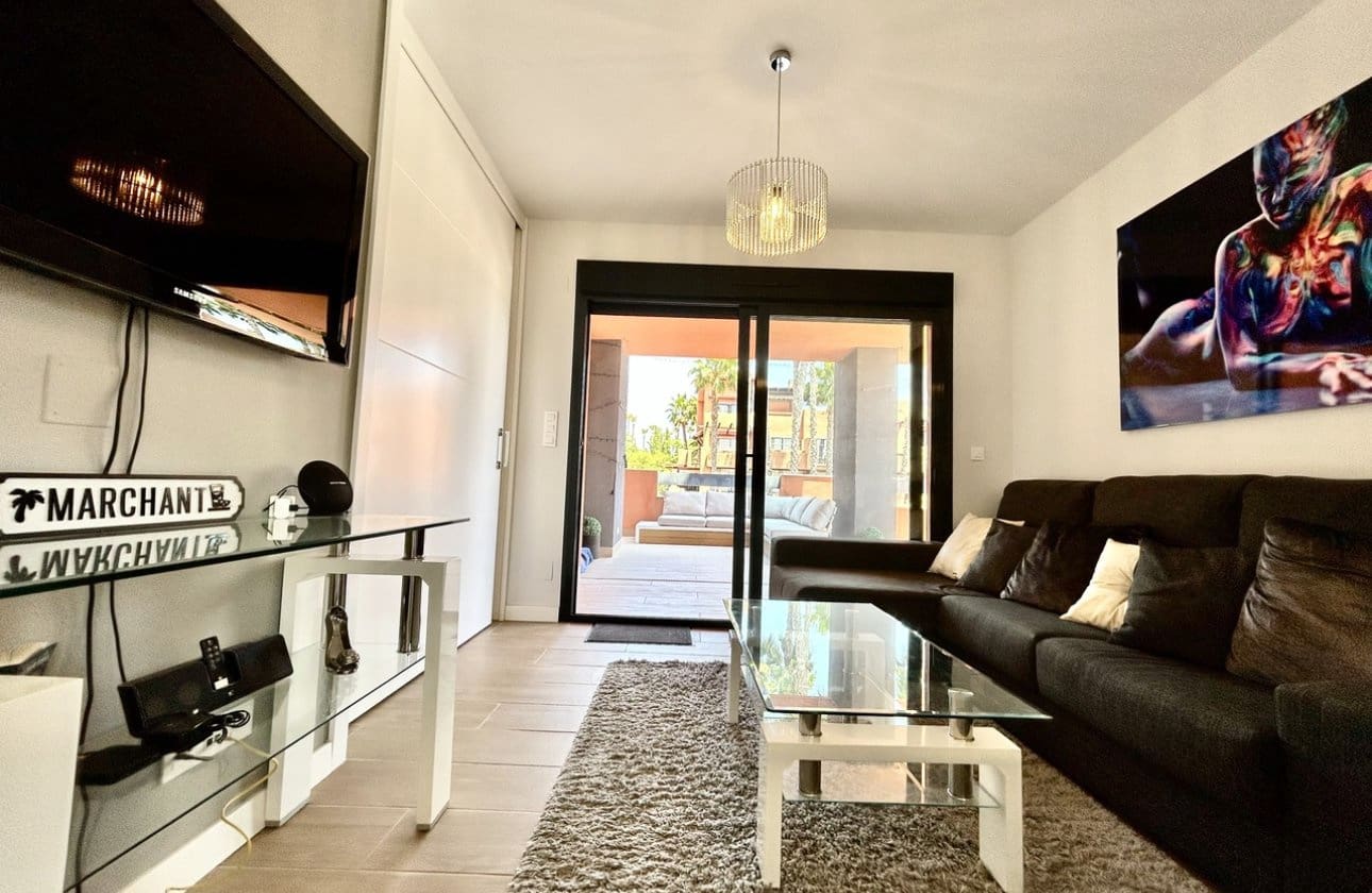 2 soveværelse Lejlighed til salg i Villamartin med swimmingpool - € 260.000 (Ref: 9941271)