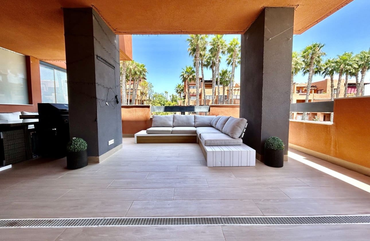 2 soveværelse Lejlighed til salg i Villamartin med swimmingpool - € 260.000 (Ref: 9941271)