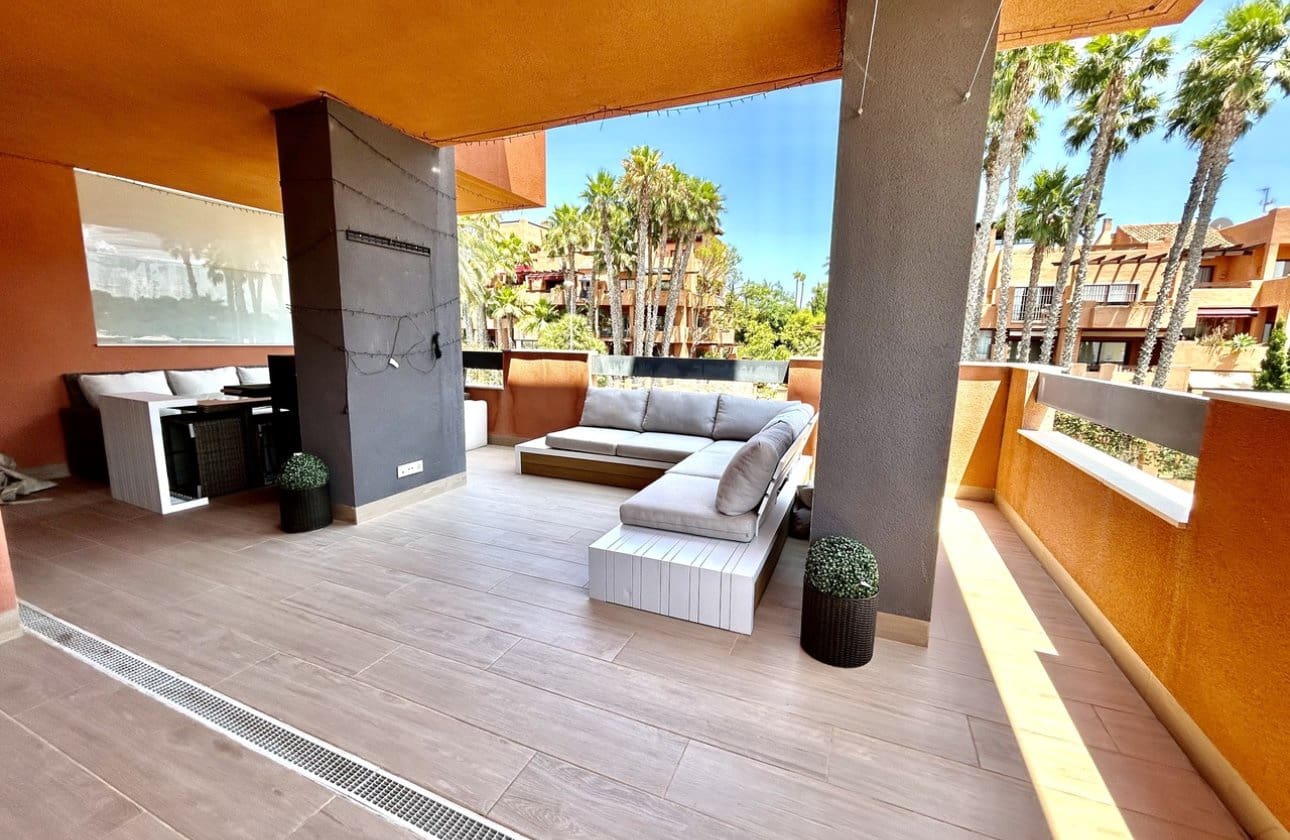 2 soveværelse Lejlighed til salg i Villamartin med swimmingpool - € 260.000 (Ref: 9941271)