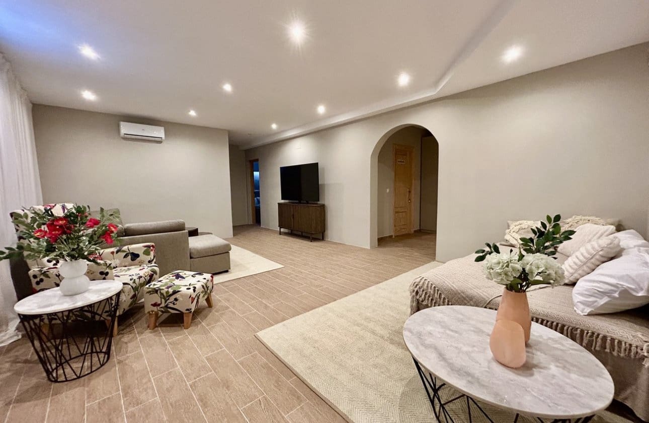5 slaapkamer Villa te koop in La Zenia met zwembad - € 840.000 (Ref: 9948363)