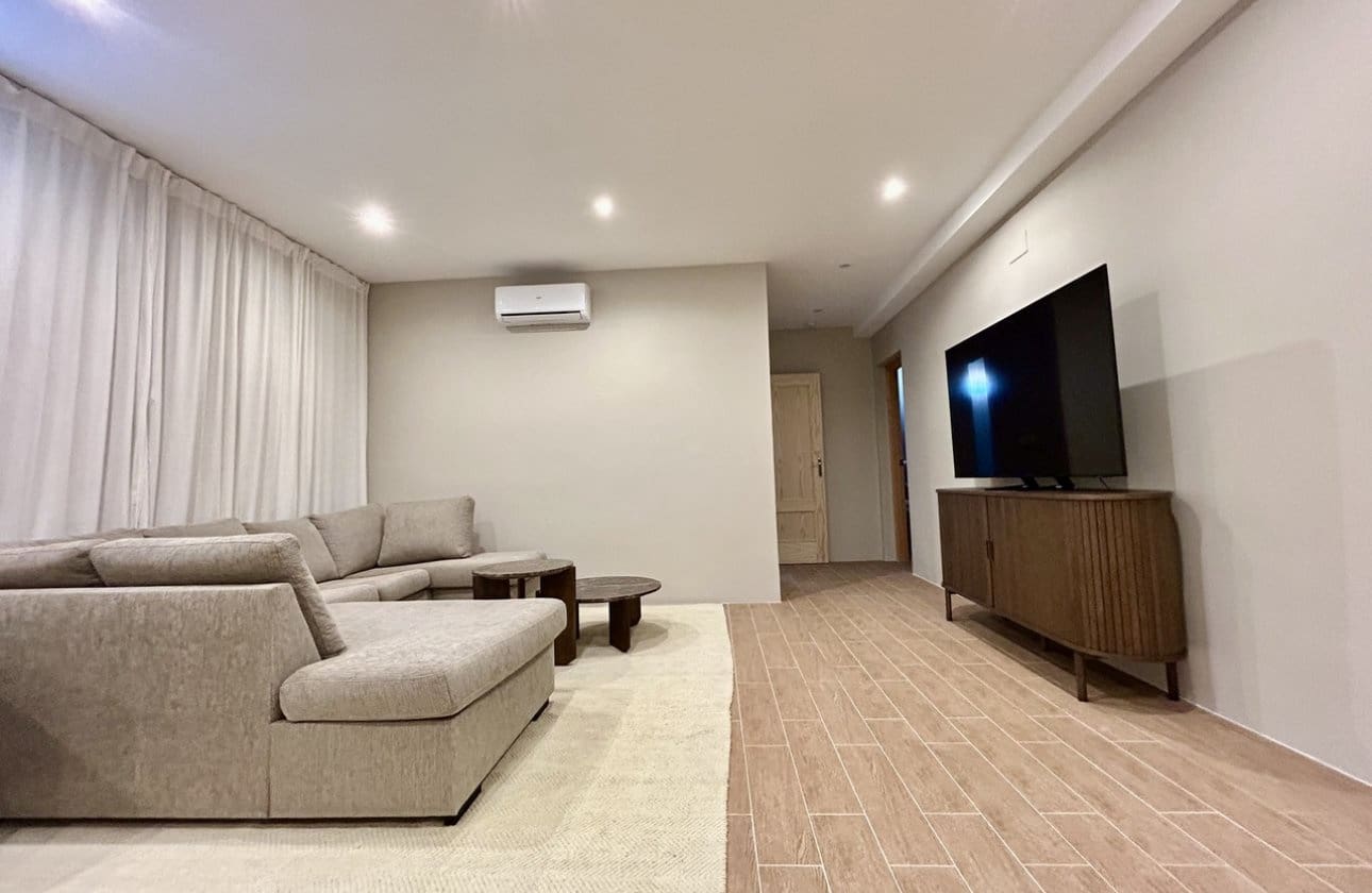 5 slaapkamer Villa te koop in La Zenia met zwembad - € 840.000 (Ref: 9948363)