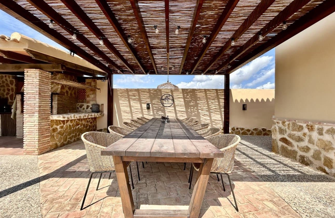 5 slaapkamer Villa te koop in La Zenia met zwembad - € 840.000 (Ref: 9948363)