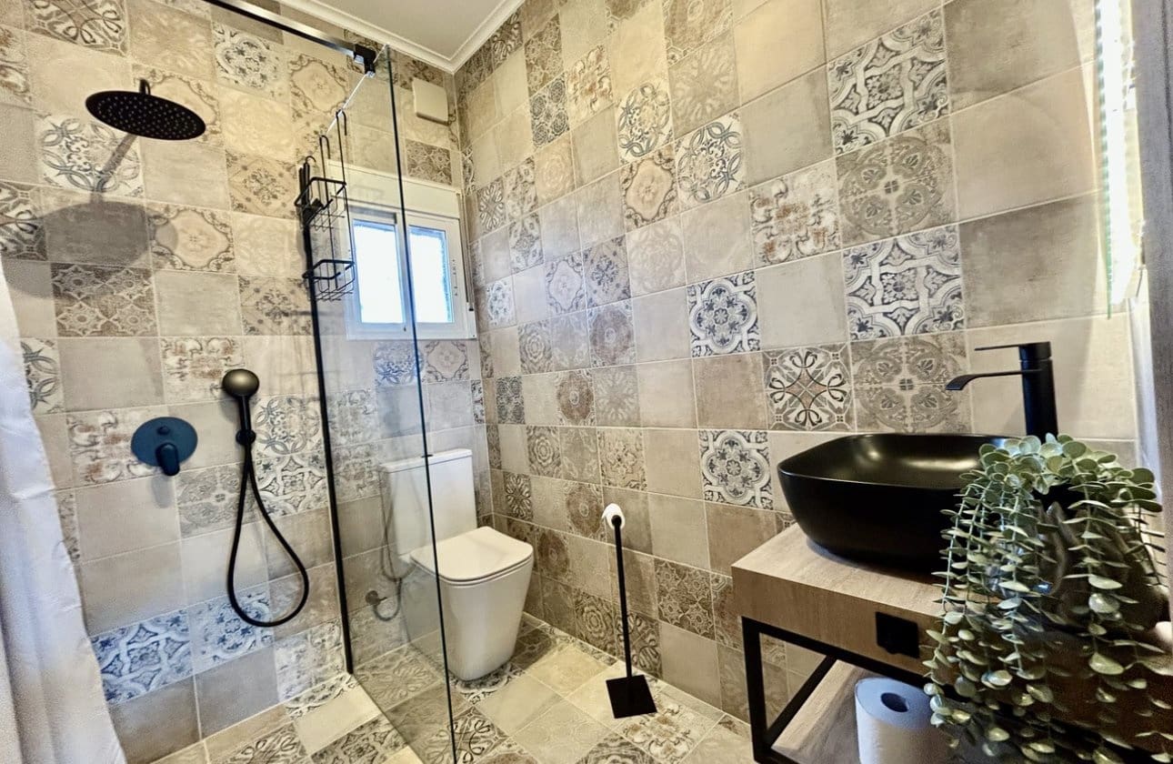 5 slaapkamer Villa te koop in La Zenia met zwembad - € 840.000 (Ref: 9948363)