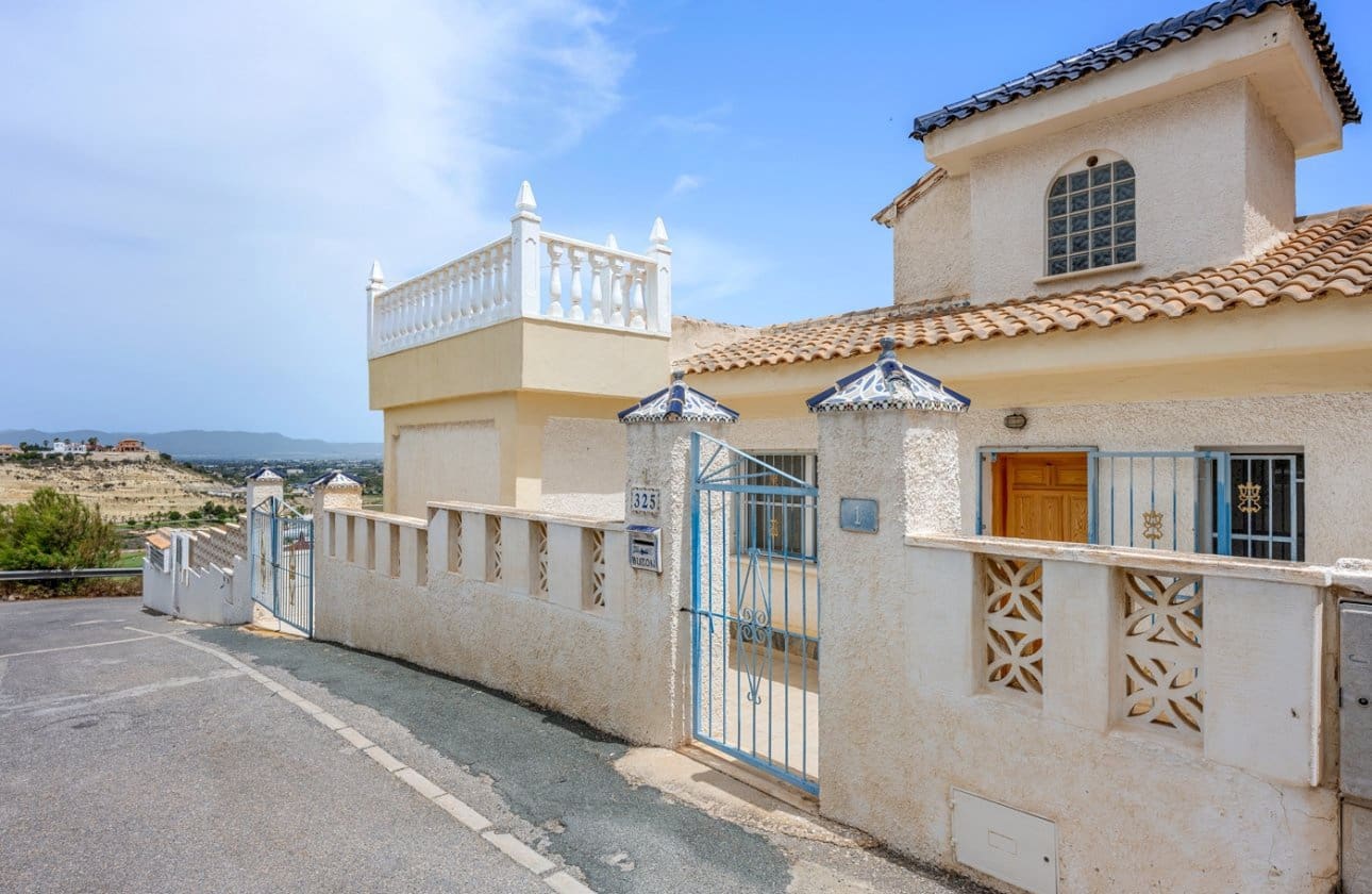 Casa de 3 habitaciones en Ciudad Quesada en venta con piscina - 209.000 € (Ref: 9948364)