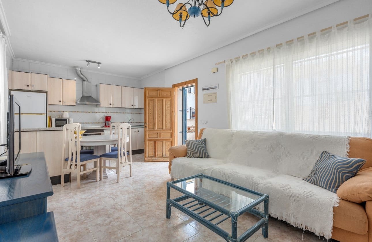 Casa de 3 habitaciones en Ciudad Quesada en venta con piscina - 209.000 € (Ref: 9948364)