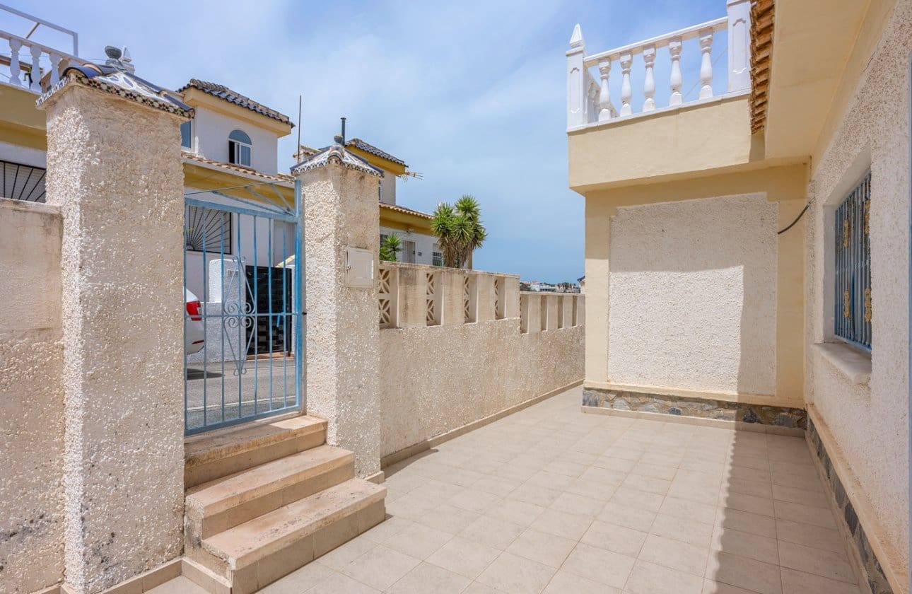 Casa de 3 habitaciones en Ciudad Quesada en venta con piscina - 209.000 € (Ref: 9948364)