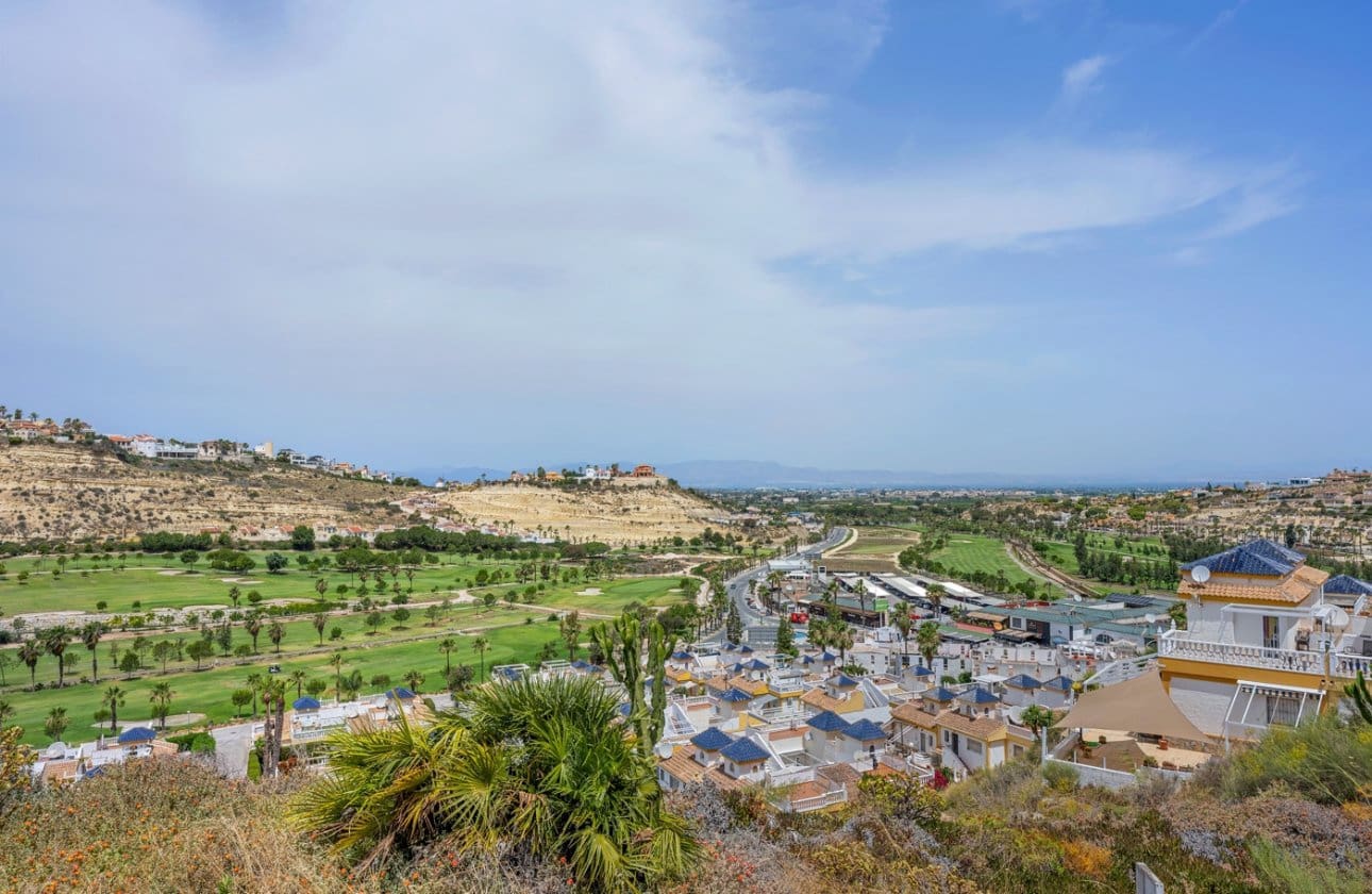 Casa de 3 habitaciones en Ciudad Quesada en venta con piscina - 209.000 € (Ref: 9948364)
