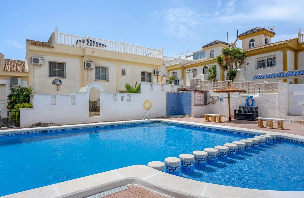 Casa de 3 habitaciones en Ciudad Quesada en venta con piscina - 209.000 € (Ref: 9948364)