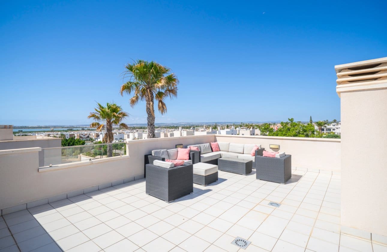3 slaapkamer Villa te koop in Ciudad Quesada met zwembad - € 399.000 (Ref: 9948365)