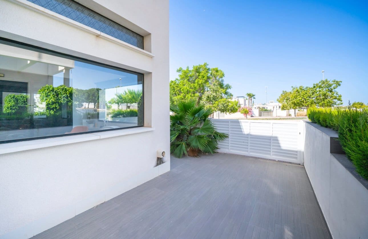 3 slaapkamer Villa te koop in Ciudad Quesada met zwembad - € 399.000 (Ref: 9948365)