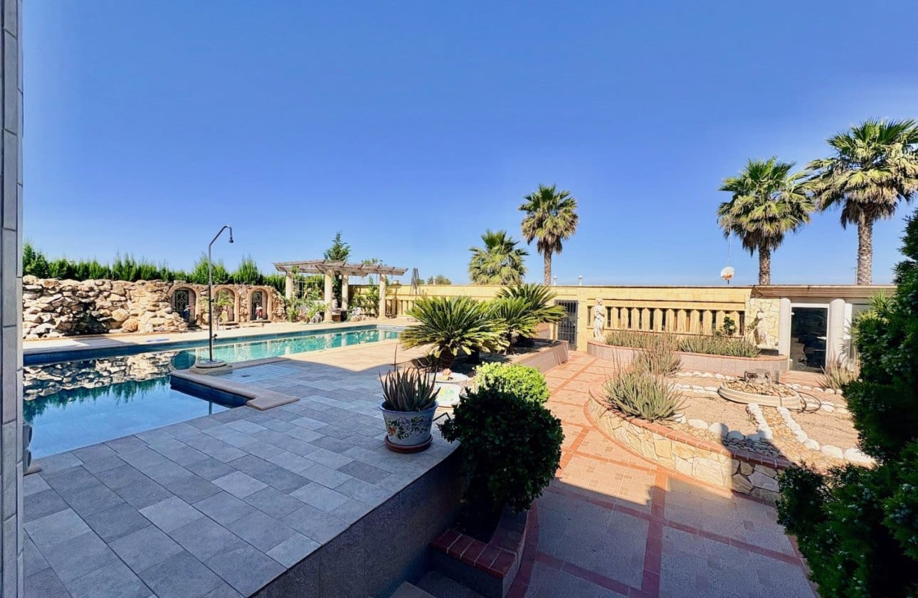 6 soveværelse Villa til salg i San Fulgencio med swimmingpool - € 699.000 (Ref: 9948366)