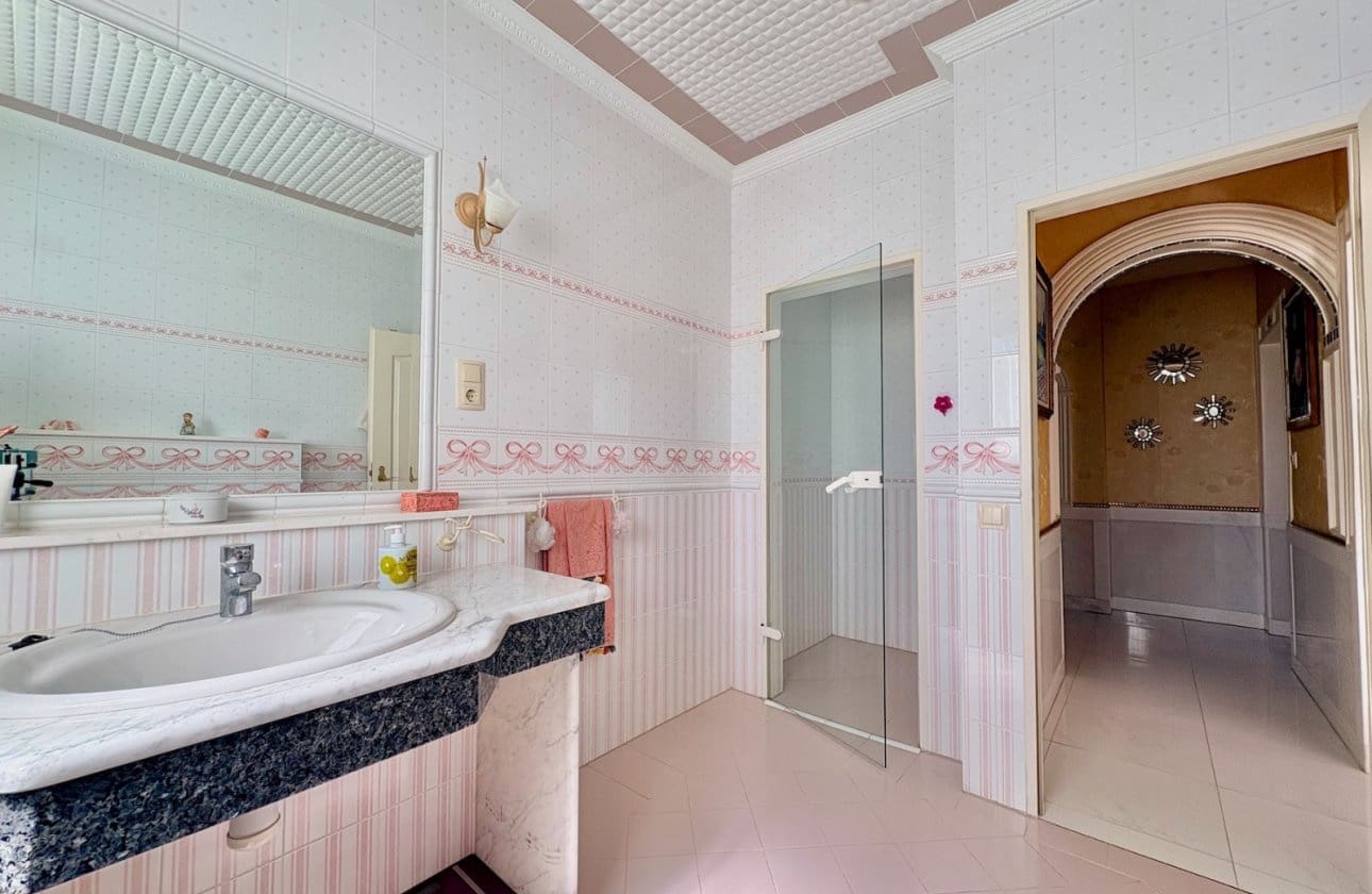 6 soveværelse Villa til salg i San Fulgencio med swimmingpool - € 699.000 (Ref: 9948366)