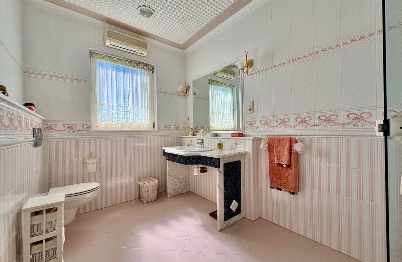 6 soveværelse Villa til salg i San Fulgencio med swimmingpool - € 699.000 (Ref: 9948366)