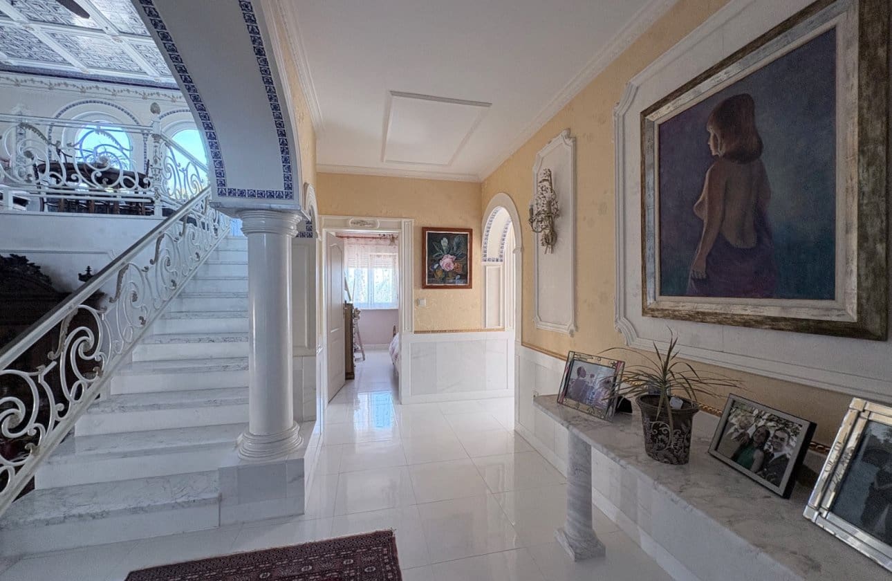 6 soveværelse Villa til salg i San Fulgencio med swimmingpool - € 699.000 (Ref: 9948366)