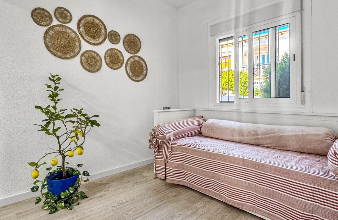 1 soverom Bungalow til salgs i Los Balcones med svømmebasseng - € 125 000 (Ref: 9948368)