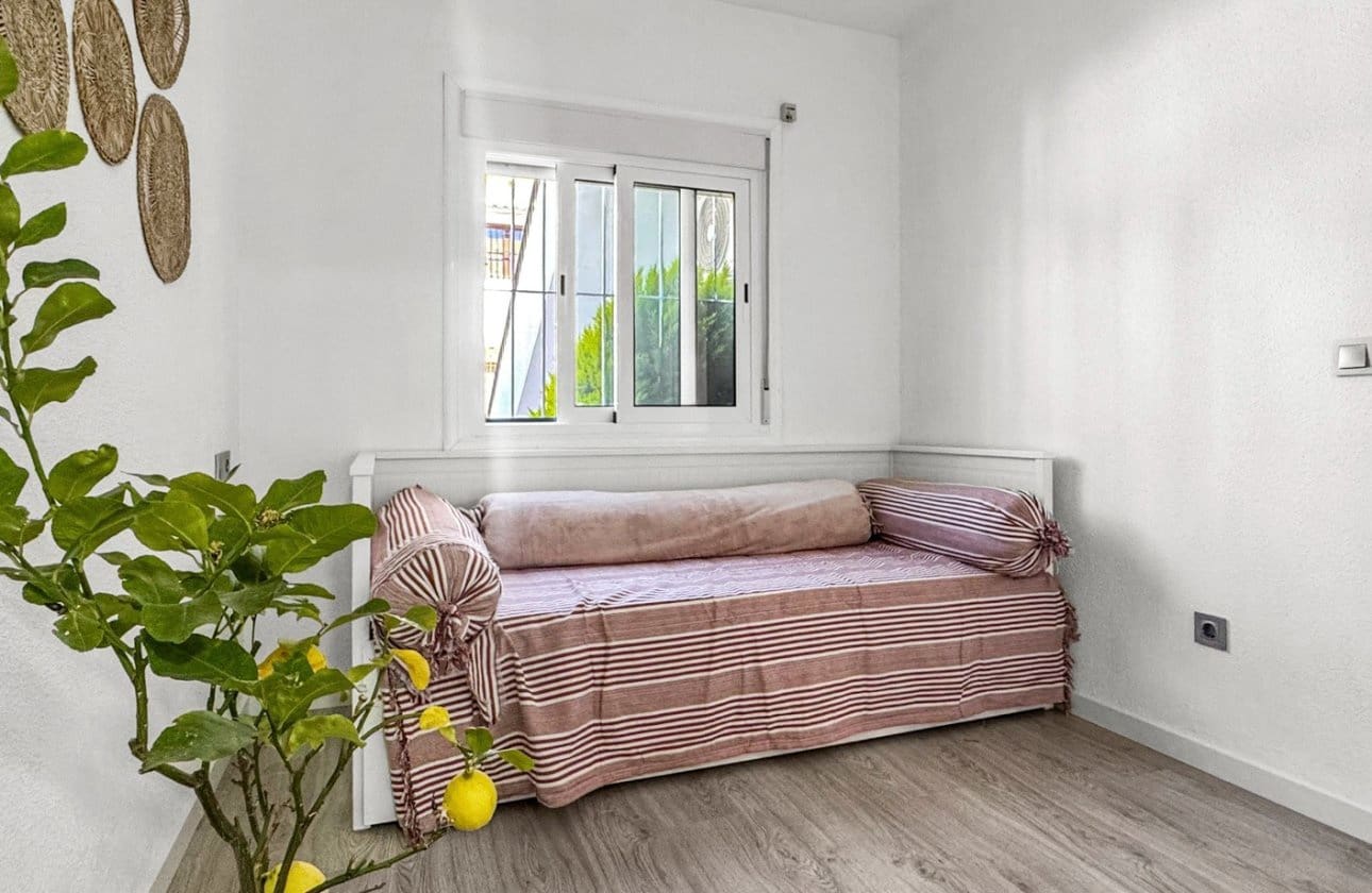 1 soverom Bungalow til salgs i Los Balcones med svømmebasseng - € 125 000 (Ref: 9948368)