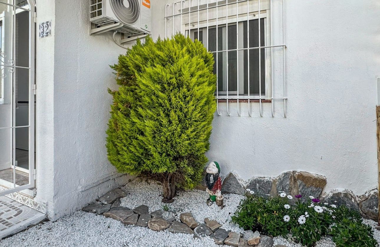 1 soverom Bungalow til salgs i Los Balcones med svømmebasseng - € 125 000 (Ref: 9948368)