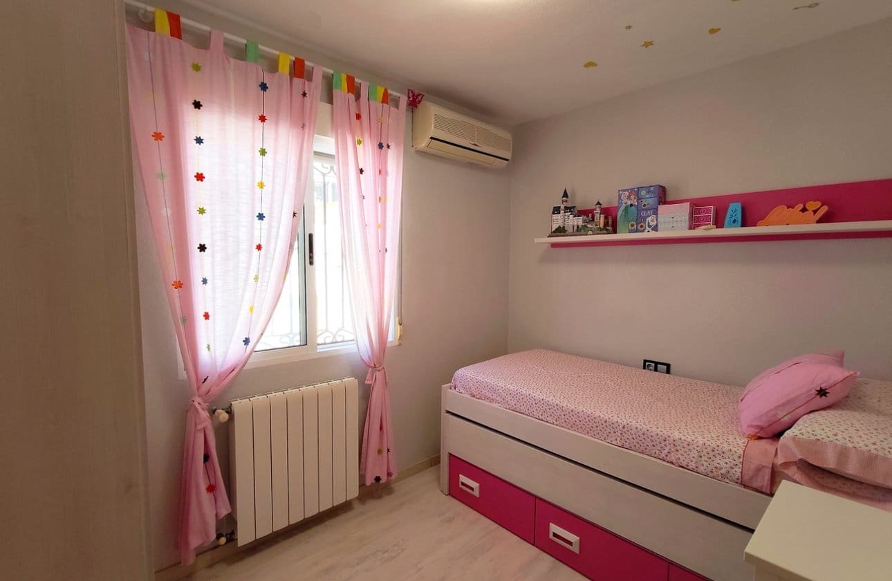 Casa de 6 habitaciones en Los Altos en venta con piscina - 280.000 € (Ref: 9948369)