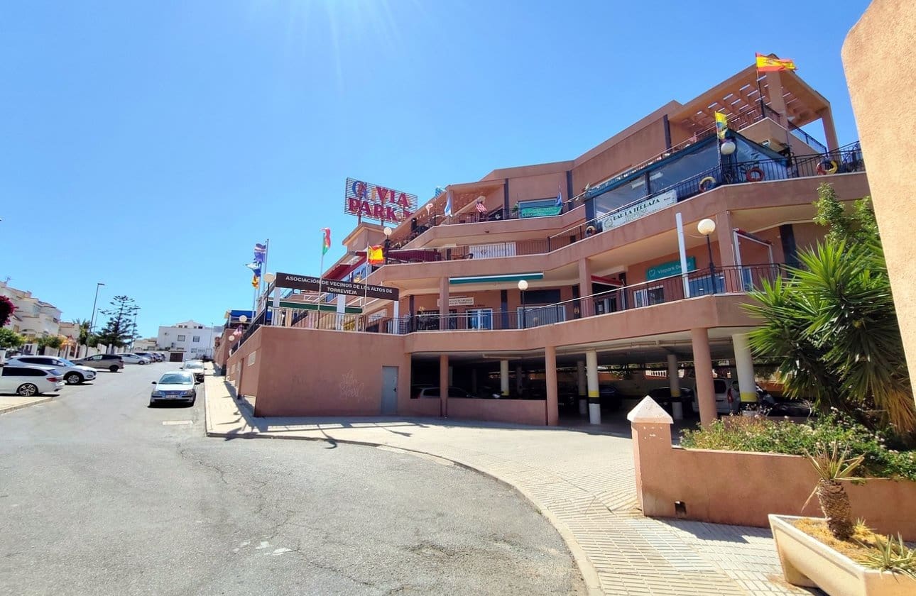 Casa de 6 habitaciones en Los Altos en venta con piscina - 280.000 € (Ref: 9948369)