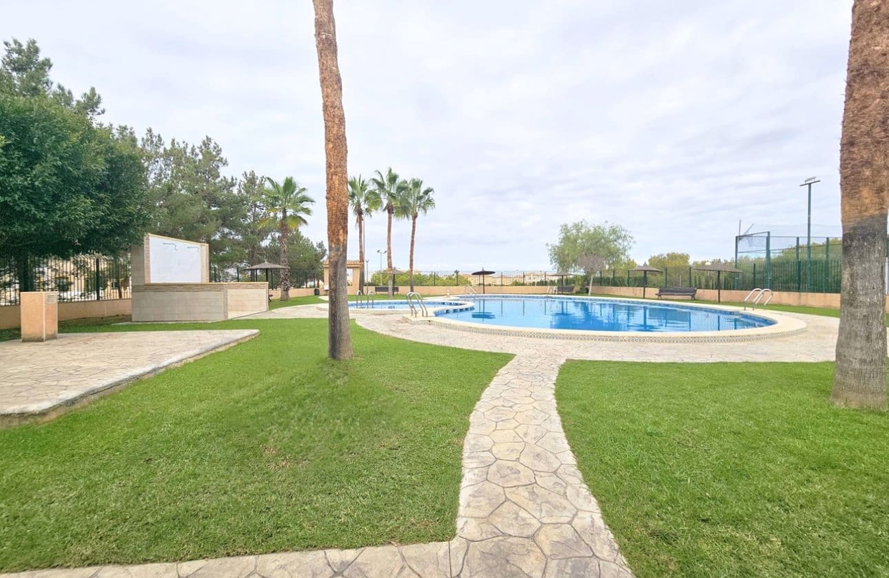 Casa de 6 habitaciones en Los Altos en venta con piscina - 280.000 € (Ref: 9948369)