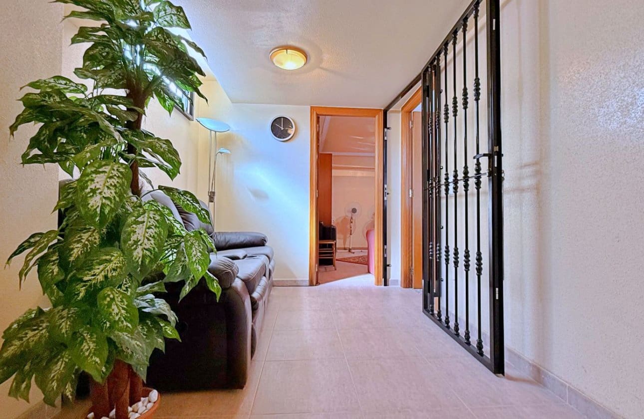 4 Zimmer Villa zu verkaufen in Orihuela Costa - 379.000 € (Ref: 9948371)