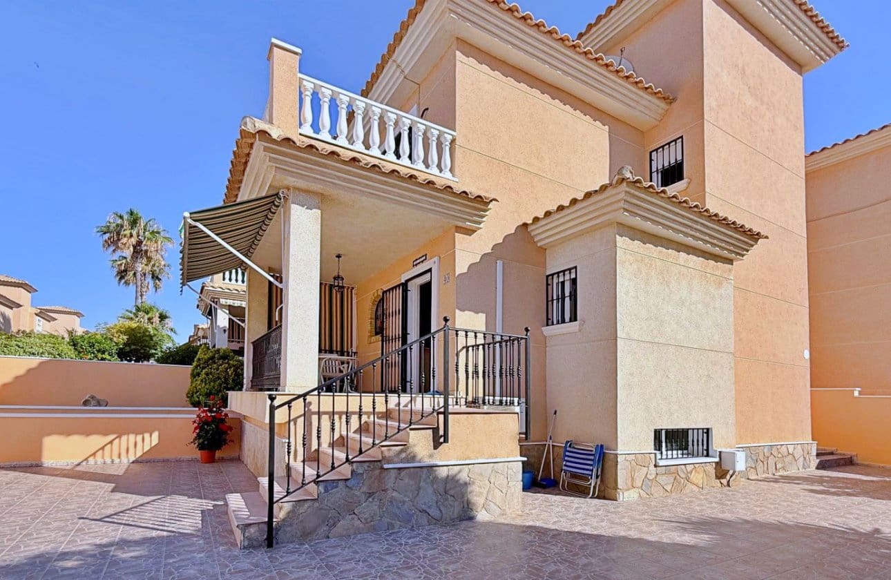 4 Zimmer Villa zu verkaufen in Orihuela Costa - 379.000 € (Ref: 9948371)
