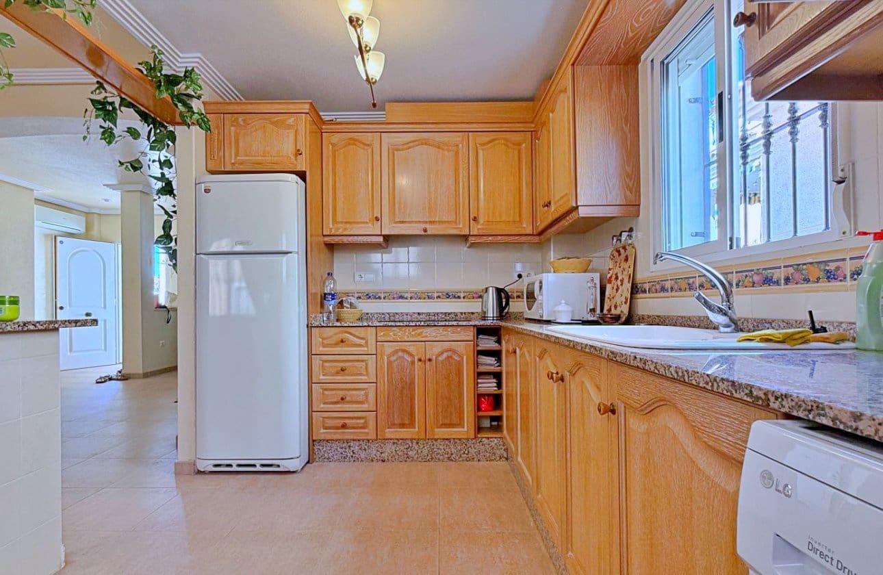 4 Zimmer Villa zu verkaufen in Orihuela Costa - 379.000 € (Ref: 9948371)