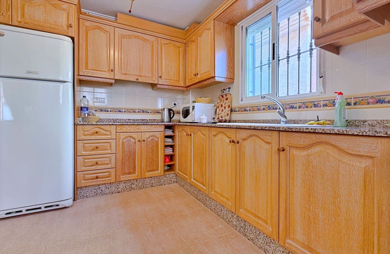 4 Zimmer Villa zu verkaufen in Orihuela Costa - 379.000 € (Ref: 9948371)