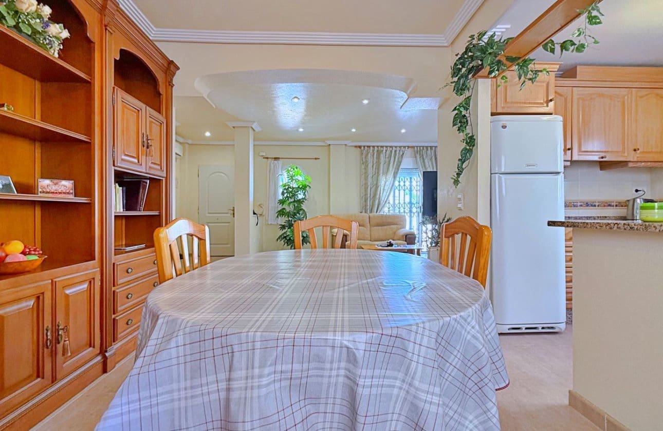 4 Zimmer Villa zu verkaufen in Orihuela Costa - 379.000 € (Ref: 9948371)