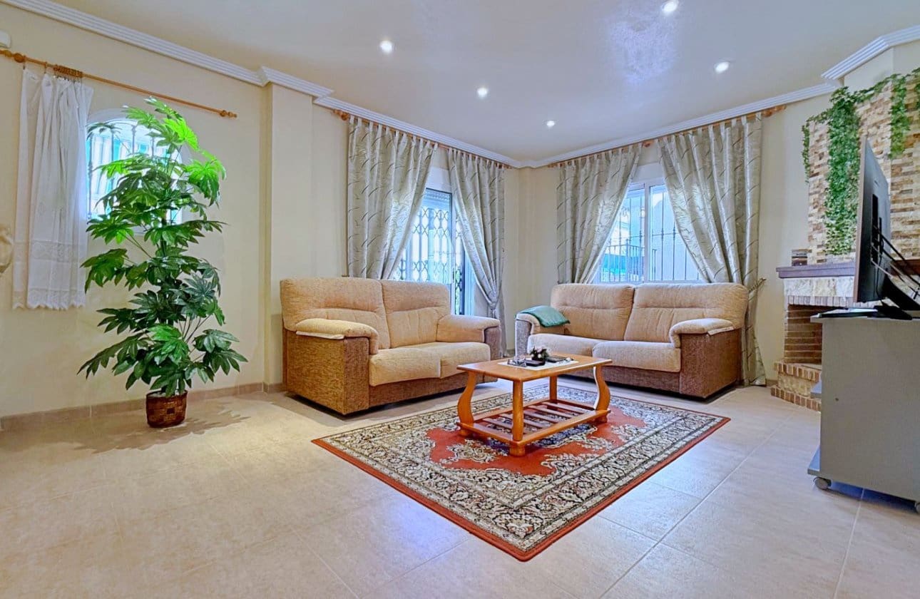 4 Zimmer Villa zu verkaufen in Orihuela Costa - 379.000 € (Ref: 9948371)