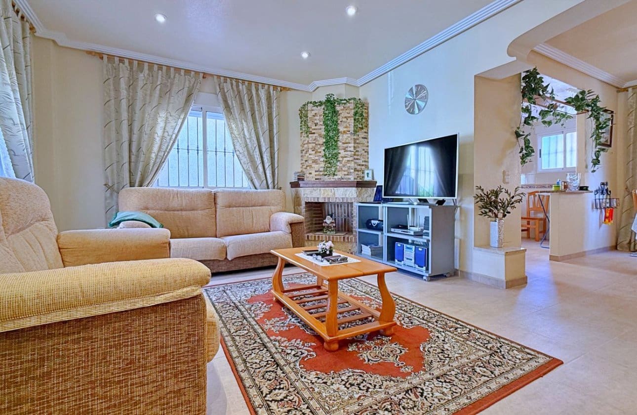 4 Zimmer Villa zu verkaufen in Orihuela Costa - 379.000 € (Ref: 9948371)