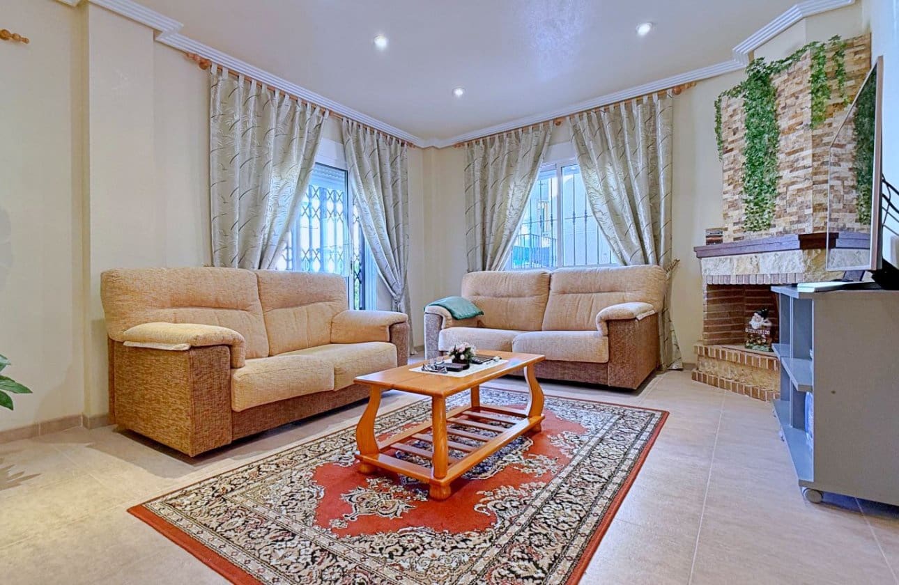 4 Zimmer Villa zu verkaufen in Orihuela Costa - 379.000 € (Ref: 9948371)